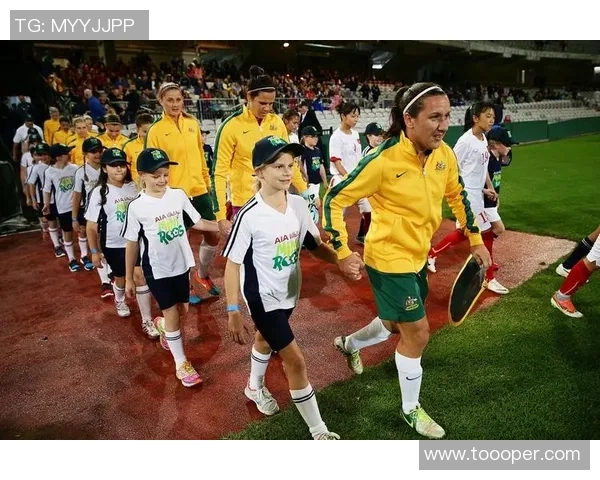 超级热爱的足球明星背后的故事与成就探秘 超级热爱的足球明星背后的故事与成就探秘