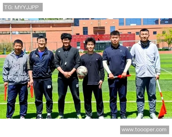 足球明星们的毕业照背后故事揭秘与青春岁月回忆分享 足球明星们的毕业照背后故事揭秘与青春岁月回忆分享